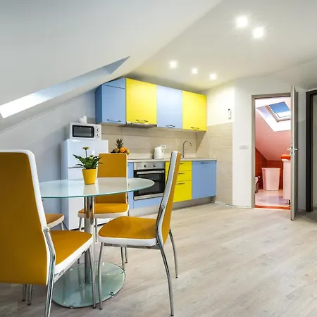 Apartment & Sunshine -