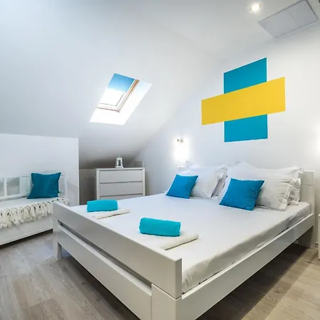 & Sunshine - * Vela Luka