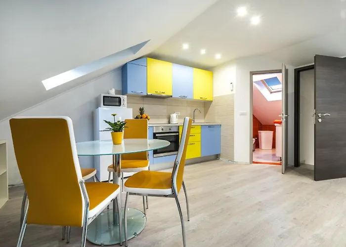 Apartment & Sunshine -