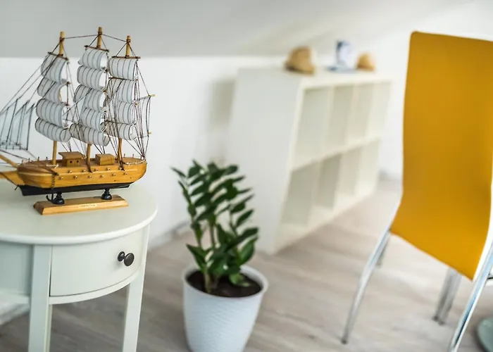 Apartment & Sunshine - *