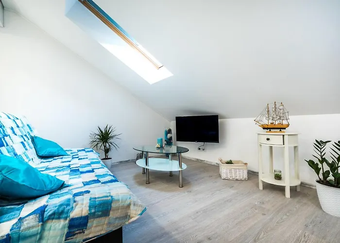 Apartment & Sunshine -