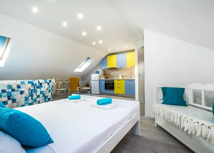 & Sunshine - Vela Luka